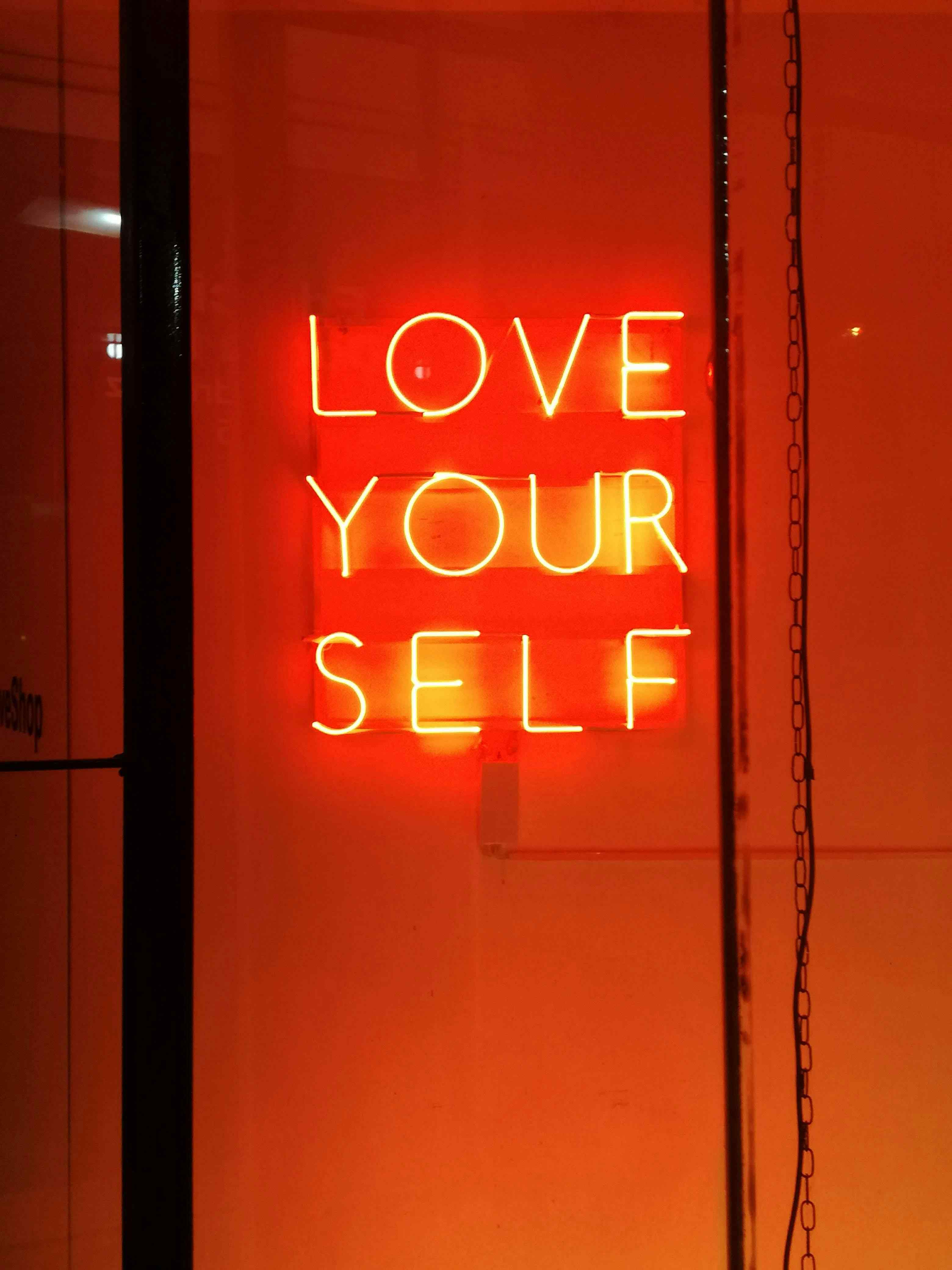 كيف تحب نفسك: 15 طريقة لحب النفس